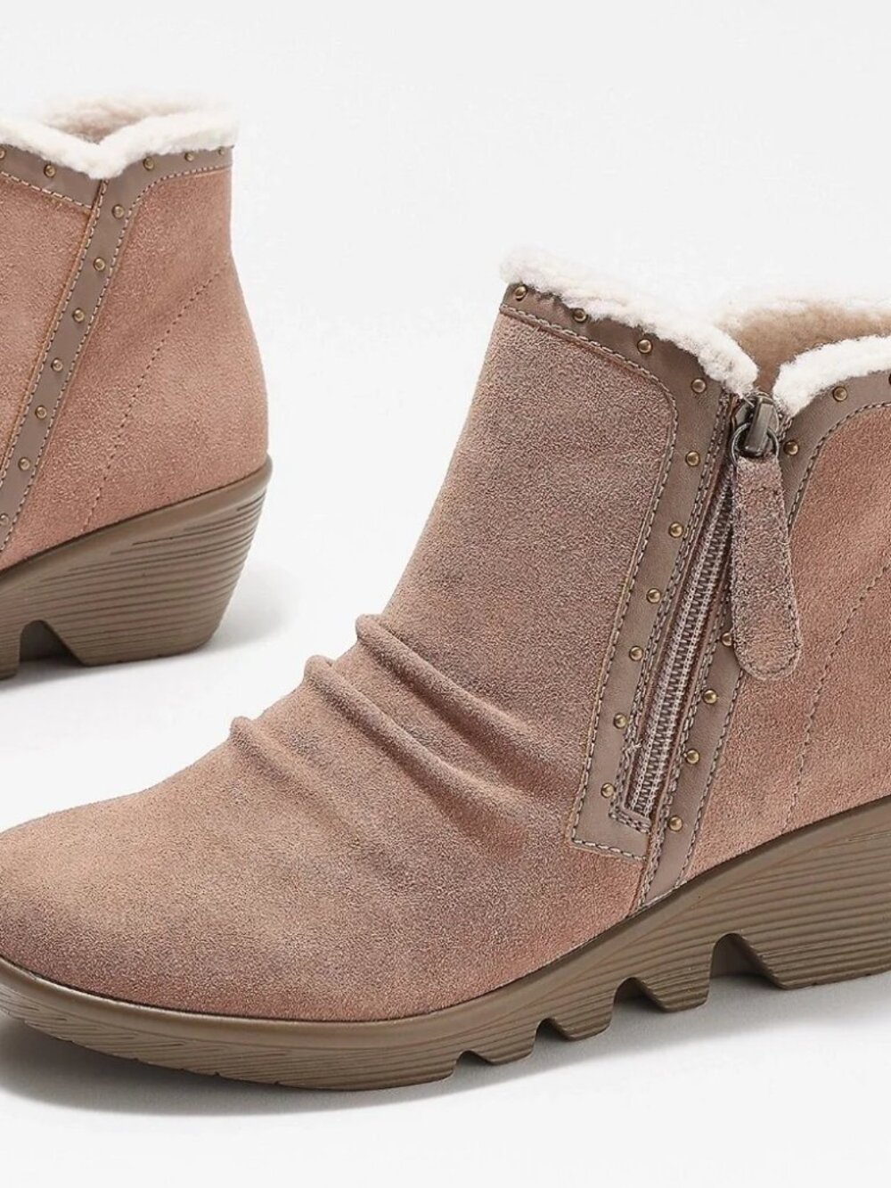NWOB Women Skechers Mush Suede Studded Sherpa Trim Wedge Jumper Ankle Bootie 8.5